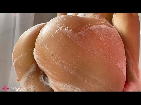 ❤️ La morena es masturba el cony amb un vibrador fins a un orgasme intens a la dutxa Fota a nosaltres ❌️