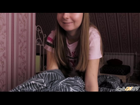 ❤️ Blondie xucla profundament la seva millor amiga i es fa semen a la boca Fota a nosaltres ❌️